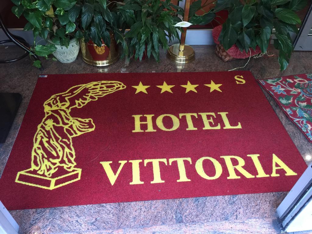 Hotel Vittoria Милан Экстерьер фото